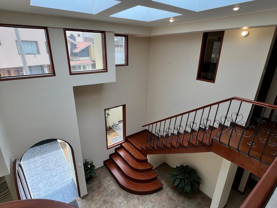 b9b81ac1-398d-4098-9995-0dd73cad3077