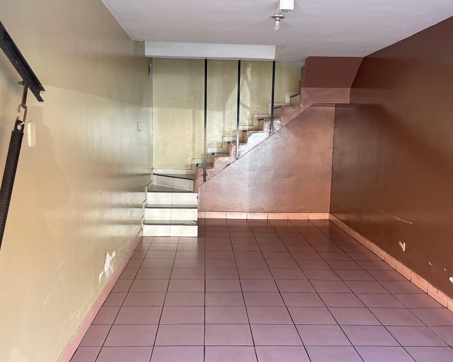 c187ef7a-72ac-4f95-a10f-e1d887496ec3_large